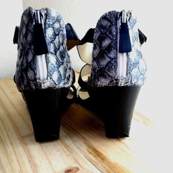 REACTION - Picture 8 of 14